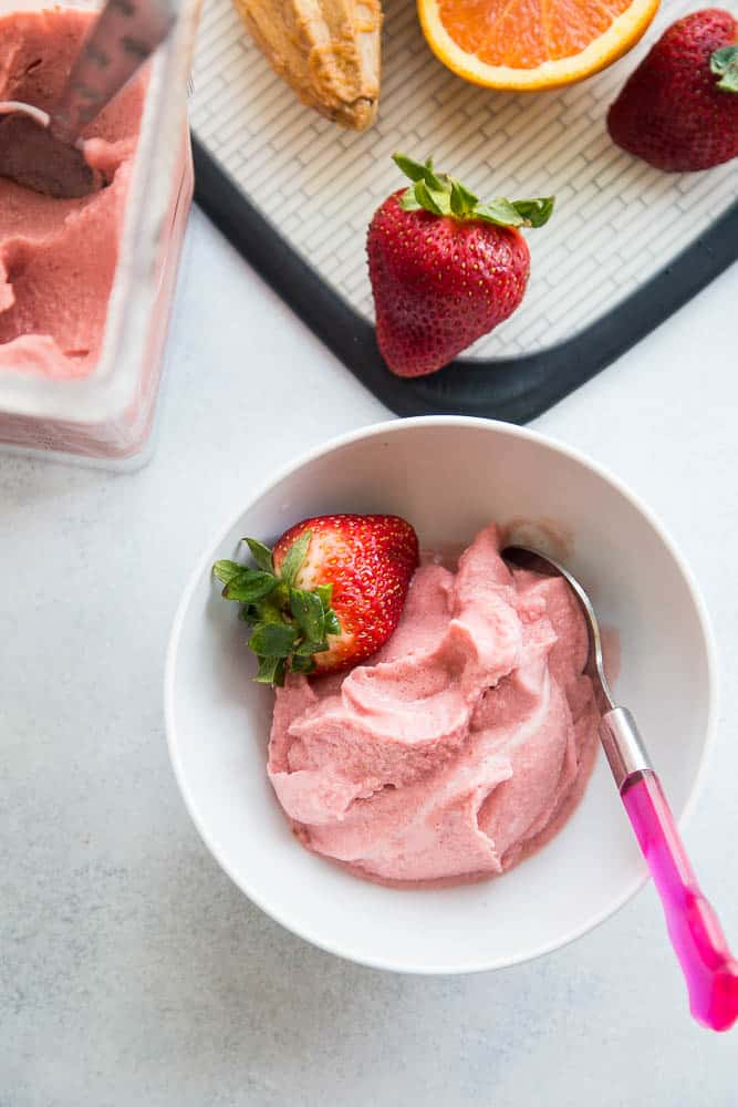 https://carolinatotalwellness.com/blog/wp-content/uploads/2023/08/5-Minute-Paleo-Strawberry-Ice-Cream-4.jpg